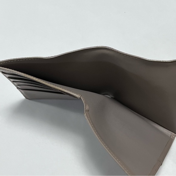 LOUIS Vuitton Elastic Epi Wallet - Picture 9 of 16